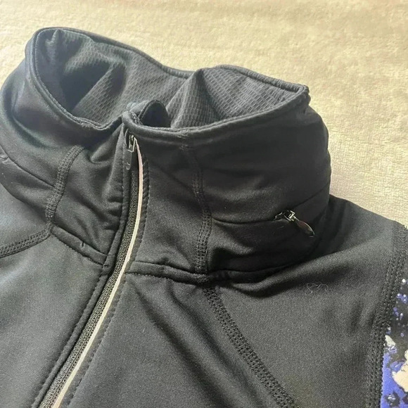 Running Room Athletic Running 1/4 Zip Pullover Jacket - Picture 8 of 14